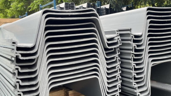 Using Vinyl Sheet Piles in Extreme Climates: Overcoming Heat, UV Exposure, and Installation Challenges